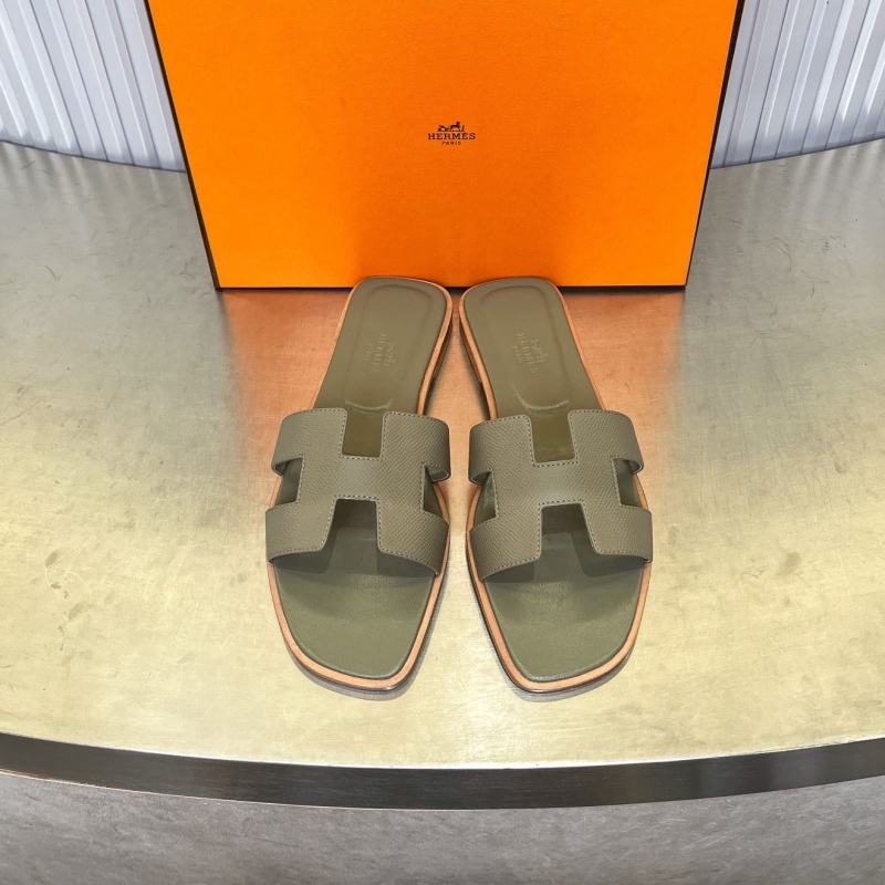 H**mes slippers